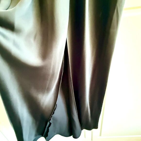 NWT Ramy Brook Quinn Pleated Deep V-neck Satin Gown in black. Size 10